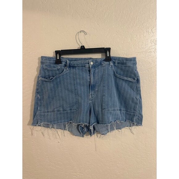 Good American Plus Size Striped Cutoff Denim Shorts - Picture 2 of 9